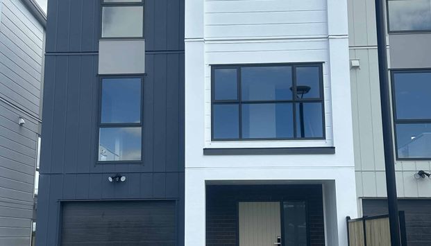 Brand New 4 Bedroom Townhouse in Hobsonville - Photo 1