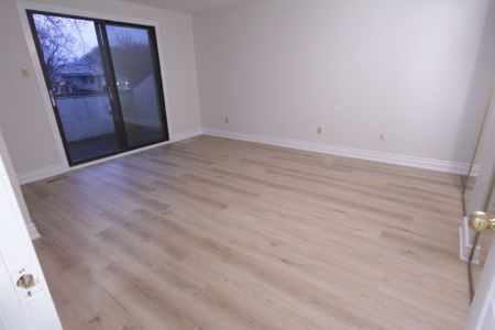 For Lease - 4272 Gayling Gardens, Mississauga, Ontario - Photo 3