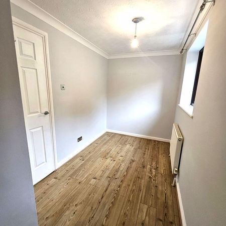 2 bedroom semi-detached house to rent - Photo 3