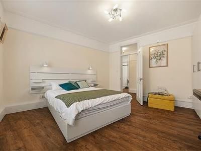 Upper Richmond Road, SW15 - Photo 2