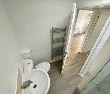 1 bedroom apartment to rent Valencia Road, Worthing, BN11 - Photo 2