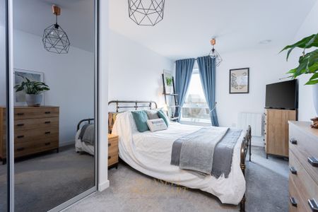 West Green Drive, Crawley, RH11 - Photo 5