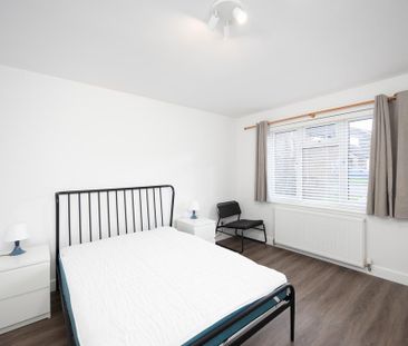 1 bedroom in a house share to rent - Photo 6