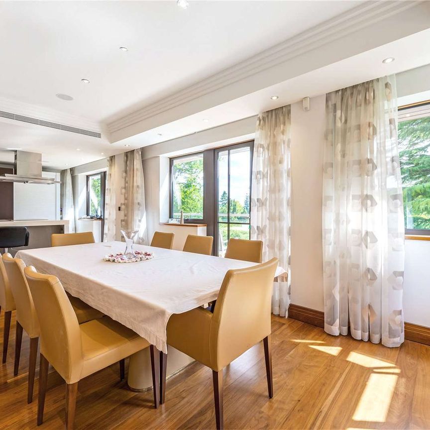 A superb penthouse apartment in Sunningdale. - Photo 1