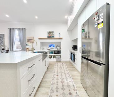 Fully Furnished Living in Prime East Geelong Location - Photo 5