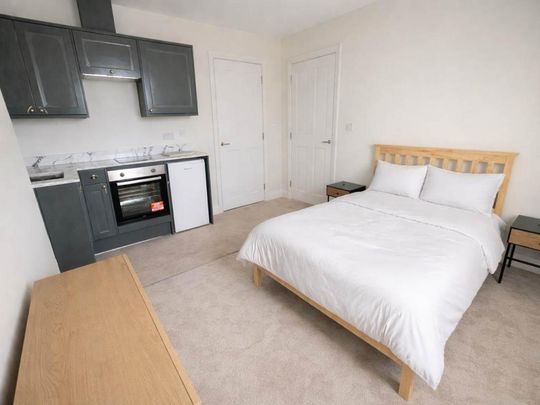 Studio to rent - Photo 1