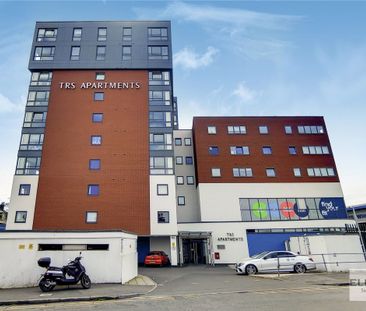 The Green, UB2, Southall - Photo 5