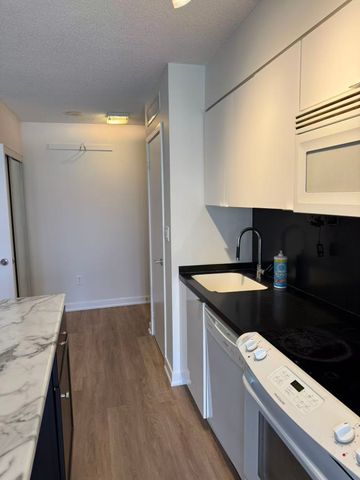 For Lease - 15 Iceboat Terrace Unit# 641, Toronto, Ontario - Photo 2