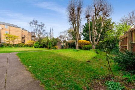 Studio to rent - Photo 5