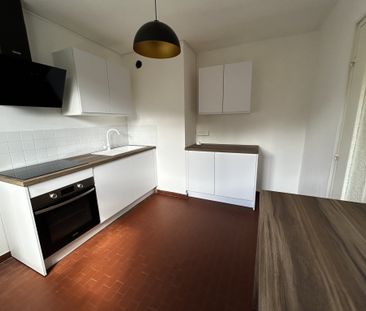 Location Appartement 2 pièces 43m² LE CREUSOT 71200 - Photo 2
