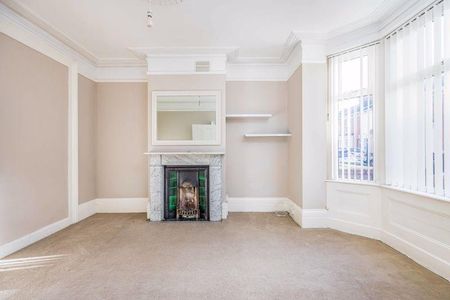 3 bedroom terraced house to rent - Photo 3