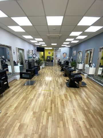 £1,400 PCM, Large Fitted and Equipped Hair and Beauty Salon with Garden in City Road, Roath, Cardiff, CF24 3DL - Photo 2