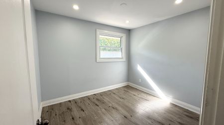 For Lease - 17 Carfrae Crescent Unit# Upper Apartment, London South, Ontario - Photo 4