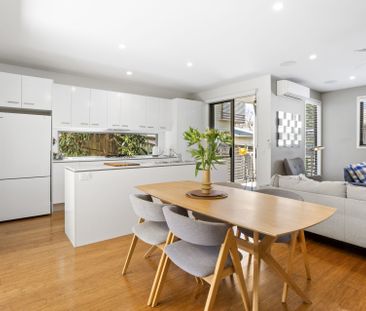 Modern 3-Bedroom Townhouse in Prime Morningside Location - Photo 4