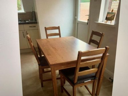 4 bedroom terraced house to rent - Photo 3