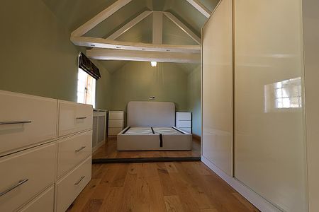 1 bedroom coach house to rent - Photo 3