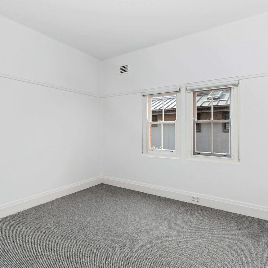 Three bedroom apartment with harbour views - Photo 1