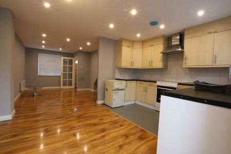 3 bedroom terraced house to rent - Photo 3