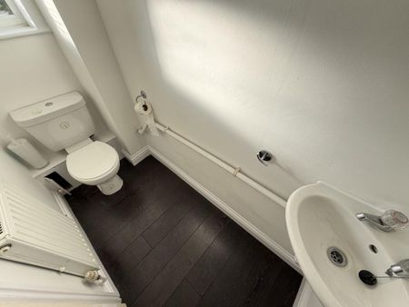 3 bedroom semi-detached house to rent - Photo 4