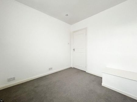 3 bedroom detached house to rent - Photo 4