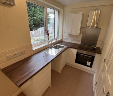 1 bed Apartment - To Let - Photo 3