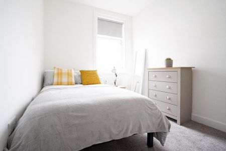 8 bedroom terraced house to rent - Photo 2