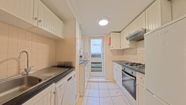 5 bedroom house to rent - Photo 1