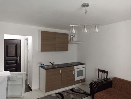 Garsoniera renovata libera mobilata si utilata - Fotografie 4