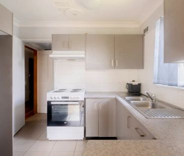 “BEAUTIFULLY PRESENTED 3 BEDROOM HOME WITH AIR CON!!” - Photo 3