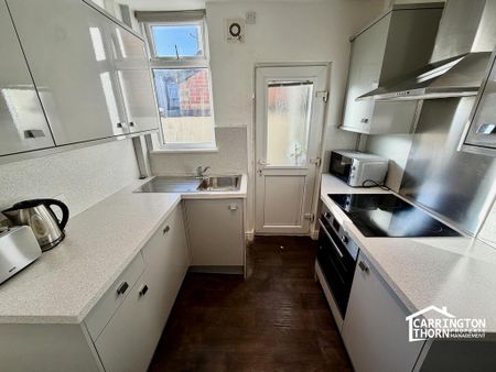 4 bedroom terraced house to rent - Photo 4