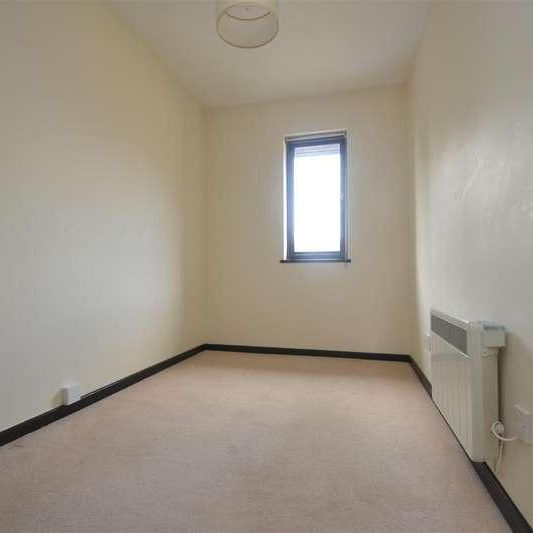 Whitecroft, Horley, RH6 - Photo 1