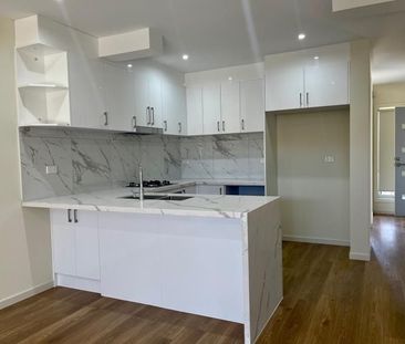 Modern 3-Bedroom Home with Abundant Natural Light - Photo 4