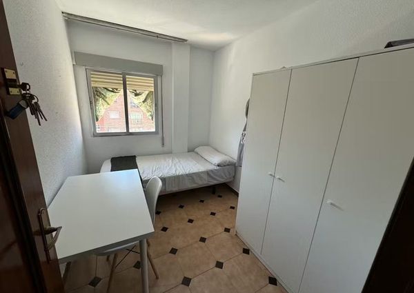 Calle Brunete, Getafe, Community of Madrid 28901