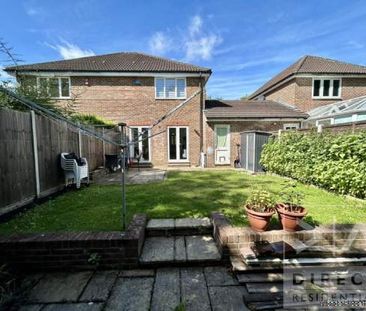 3 bedroom property to rent in Tadworth - Photo 5