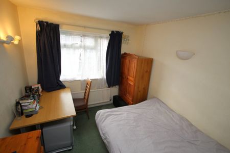STUDENT Three Bedroom Flat – Kingston (Surbiton Rd, KT1) - Photo 4