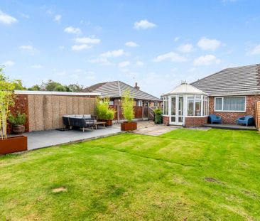 2 bedroom semi-detached bungalow to rent - Photo 2