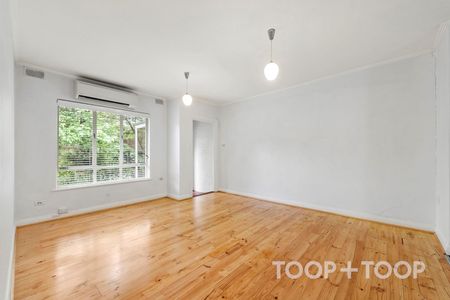 Lovely 2 Bedroom Unit! - Photo 2