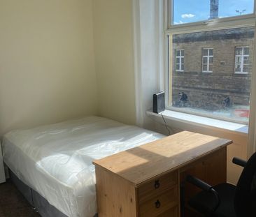 72 Fitzwilliam Street, Huddersfield, HD1 - Photo 4