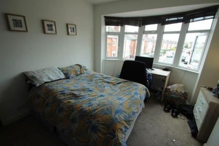 Kew Drive, Leicester - Photo 5