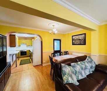 36 Voltaire Gardens, - Photo 1