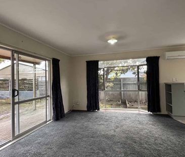 Two Bedroom Unit in Central Chartwell - Photo 1