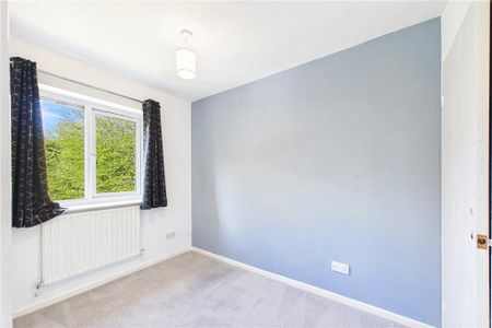 2 bedroom end of terrace house to rent - Photo 3