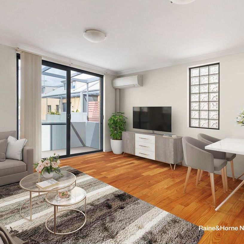 Well appointed & conveniently located 1 bed apartment - Photo 1