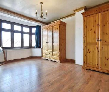 Overton Drive, Chadwell Heath, RM6 - Photo 1