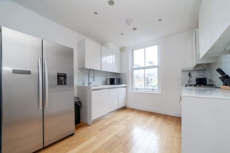 Flat 4 101 Finborough Road, London - Photo 4