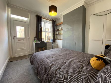 3 bedroom terraced house to rent - Photo 2