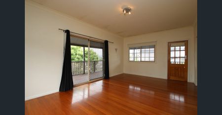 PLEASE DO NOT ATTEND THE PROPERTY BOOK YOUR ONLINE VIDEO TOUR – SEE THE EASY 5 STEP PROCESS BELOW. Please Register To Receive Your Video Tour Link. - Photo 4