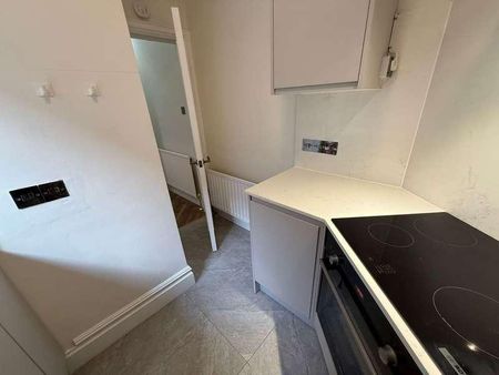 Flat, Gosfield Street, London, W1W - Photo 4