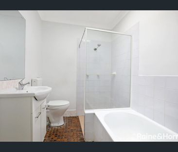 Perfect Family Living Near Shops, Schools & Lake - Photo 5