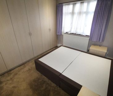 5 bedroom end of terrace house to rent - Photo 3